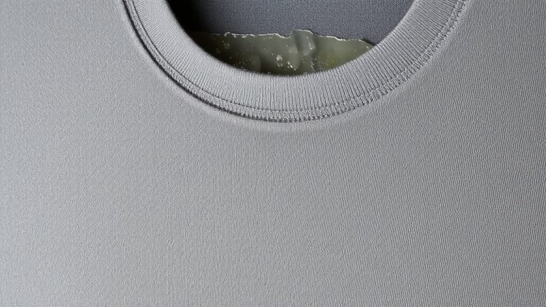 detergent residue traps oils