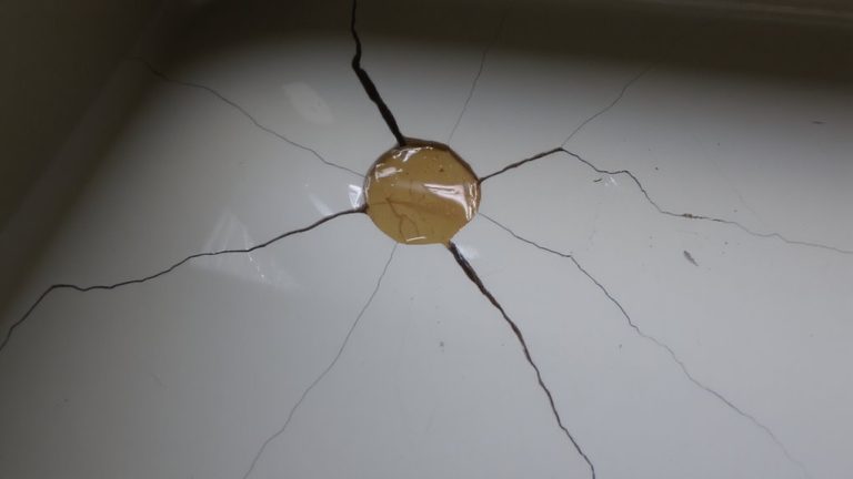 epoxy bathtubs leach estrogens