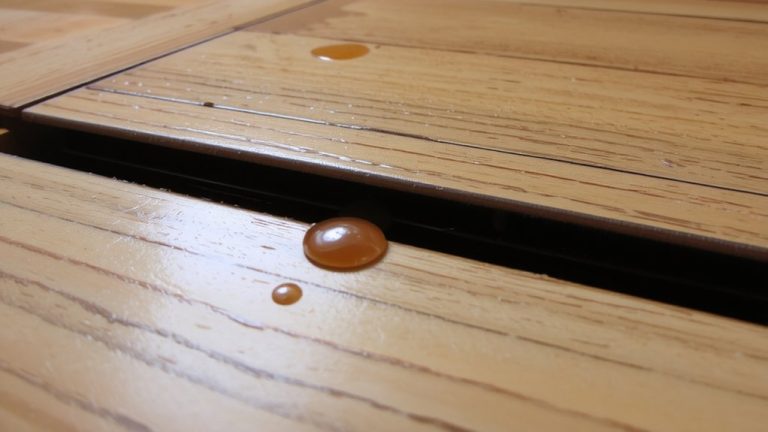 floor gaps contain spills