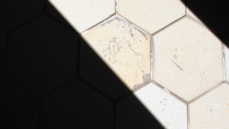 hexagon shadow trap effect