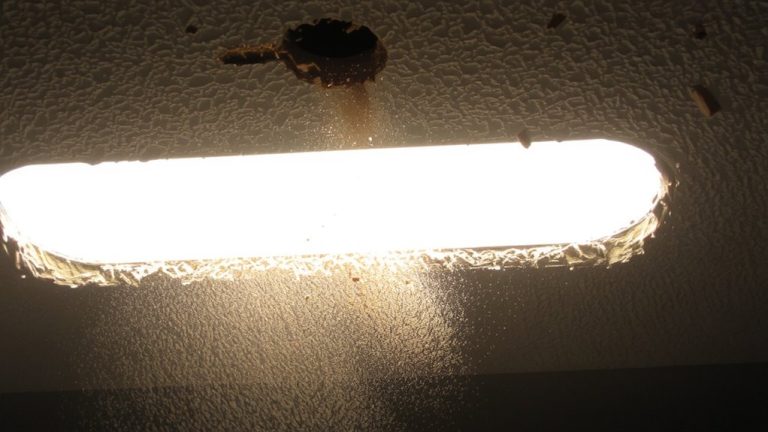 popcorn ceilings trap and redistribute