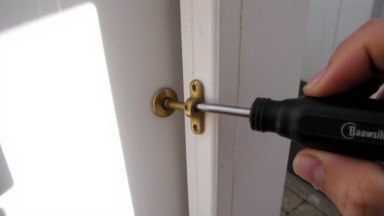 remove door from hinges