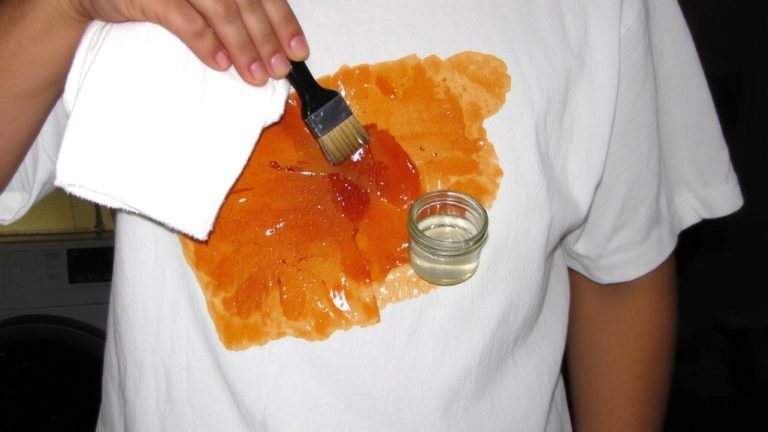 remove sap with oil