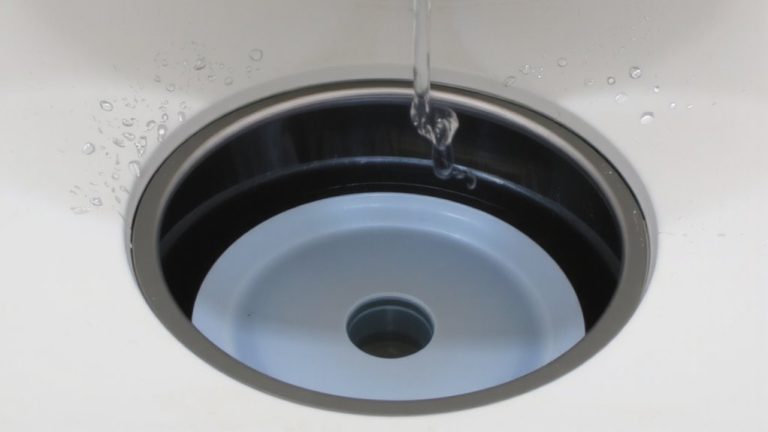 sink traps block sewage odors