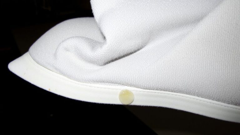 sweat composition and persistent odors