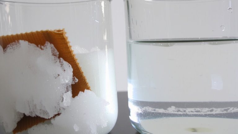 temperature specific detergent formulations