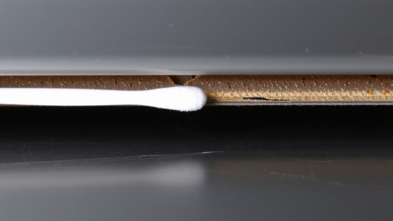 yes vinegar can damage rubber seals